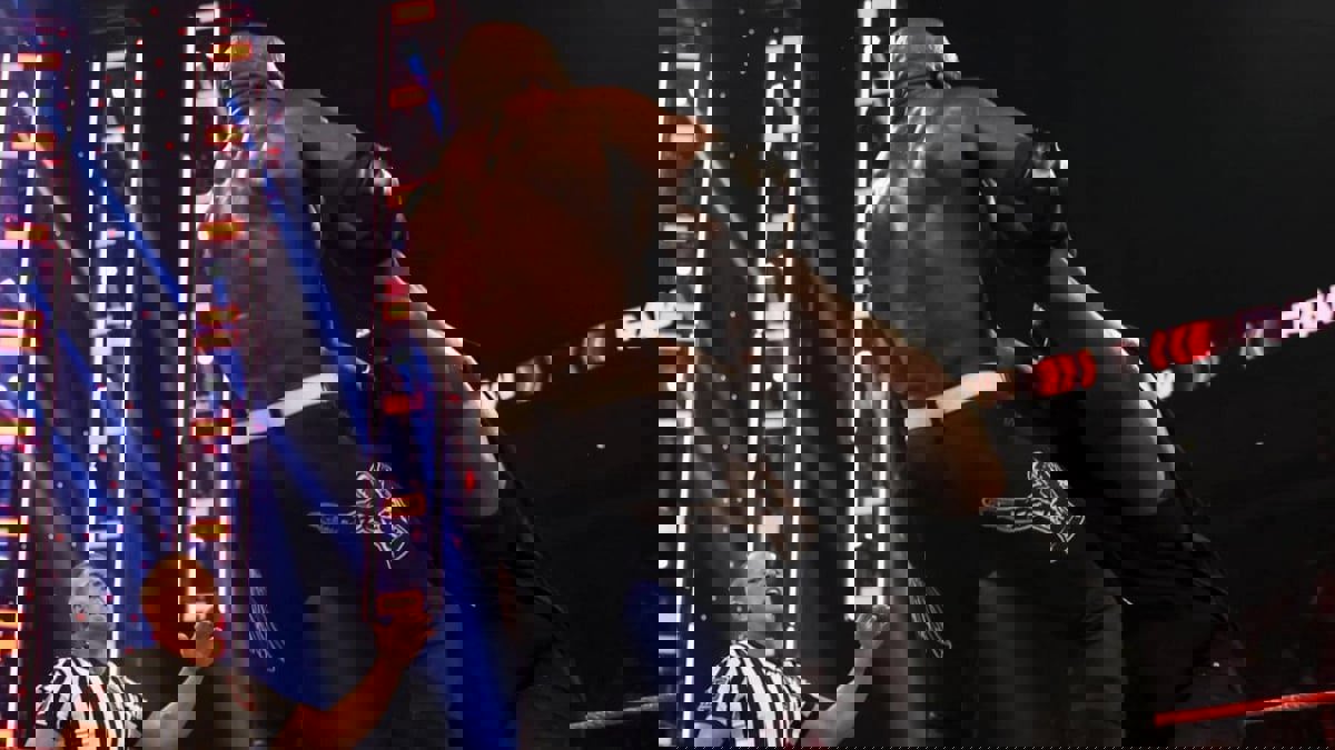 نتائج WWERAW: أوموس وراندي أورتن ينقضان على بوبي لاشلي (فيديو)