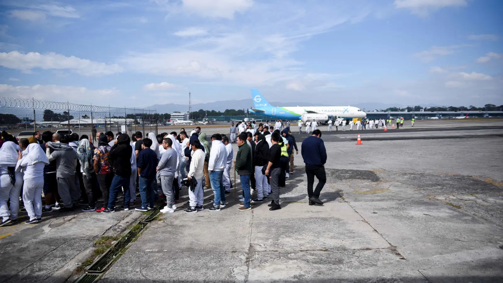 غواتيمالا تستقبل عشرات "المطرودين" من الولايات المتحدة