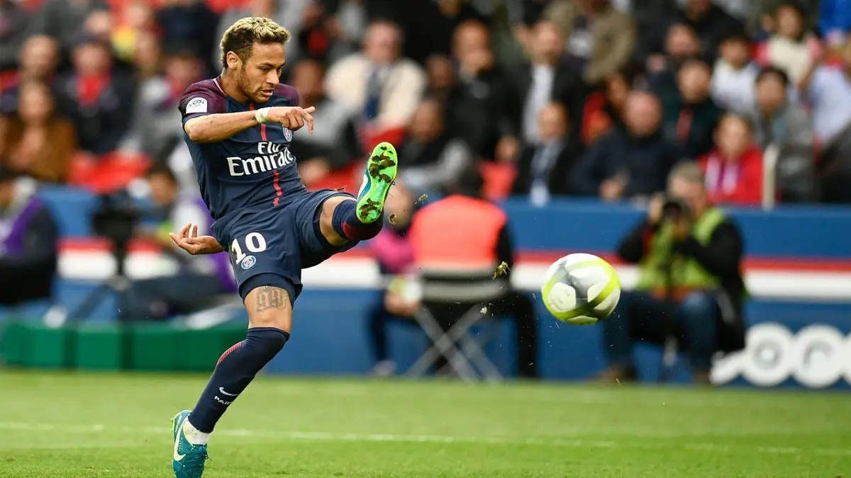 صحيفة: ماريا بارتوميو وعد ليونيل ميسي بعودة نيمار