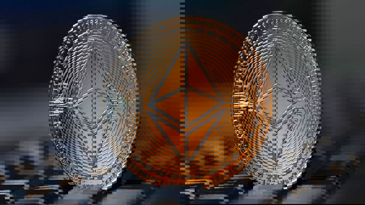 "إيثر" تقتفي أثر "بيتكوين" وتسجل أعلى مستوى عند 4643 دولارا