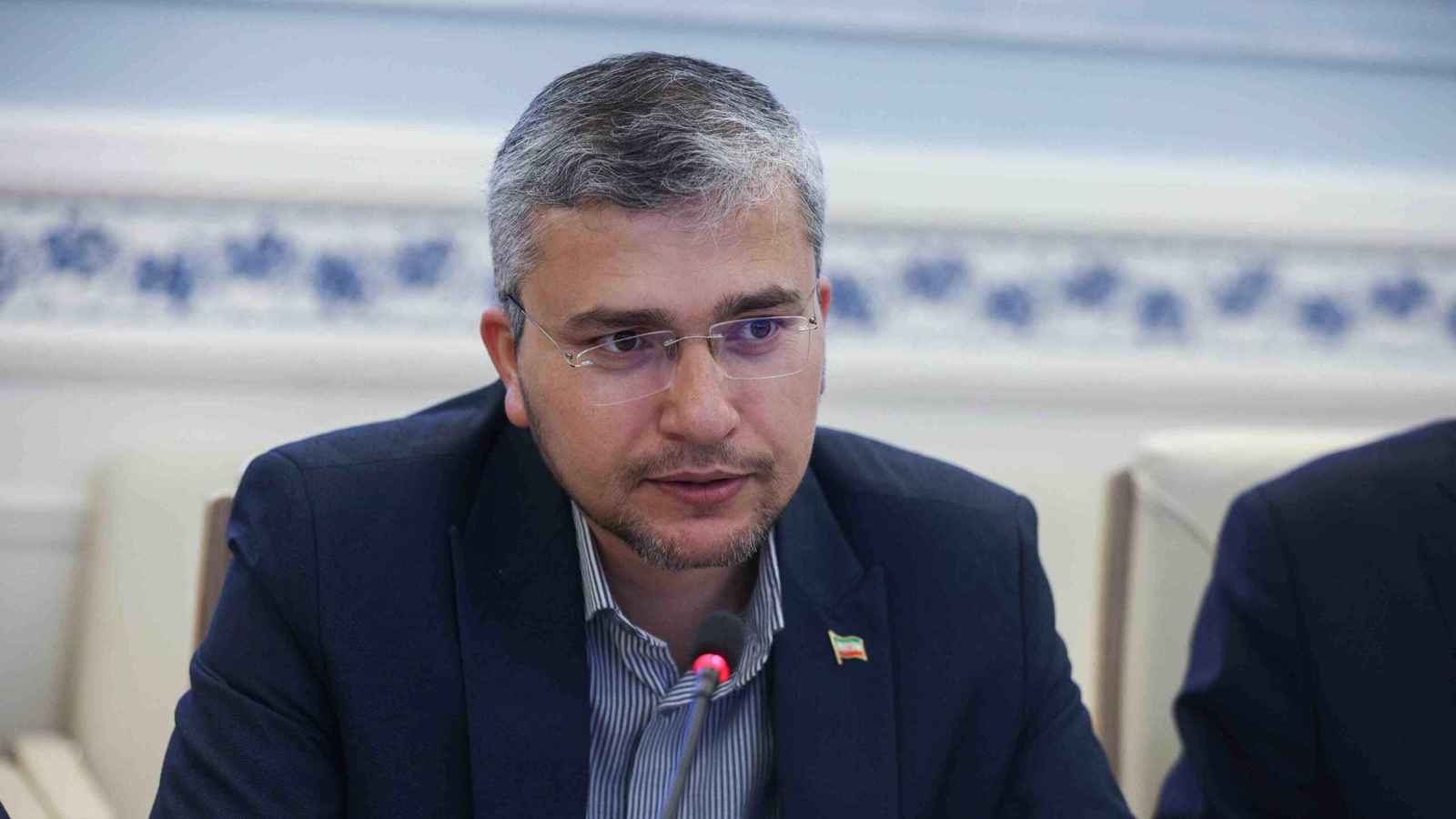 مسؤول إيراني يهدد برفع نسبة التخصيب ردا على الضغوط الأمريكية