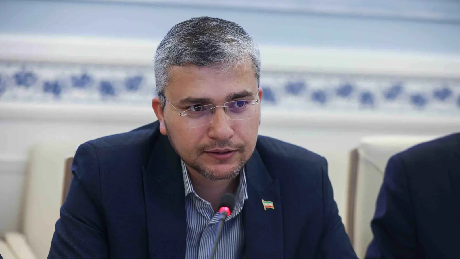 مسؤول إيراني يهدد برفع نسبة التخصيب ردا على الضغوط الأمريكية