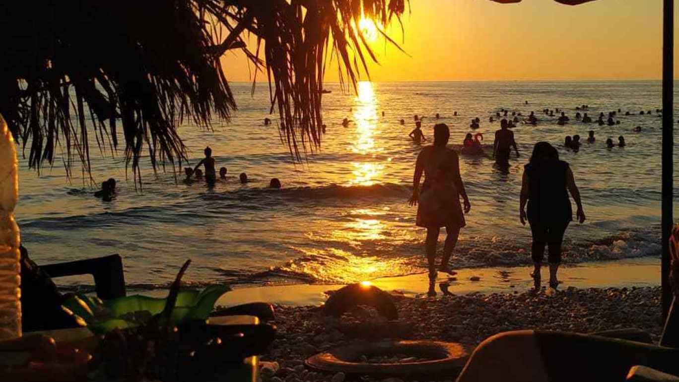 "السياحة السورية" تلزم النساء بارتداء البوركيني في المسابح والشواطئ