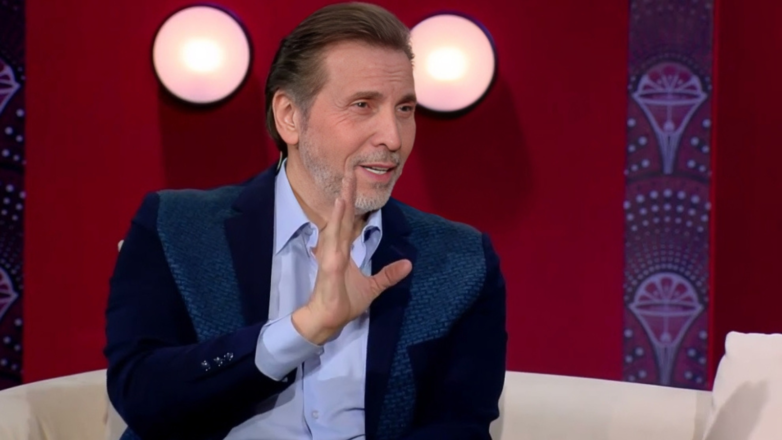 فنان لبناني يعلن ترشحه لمنصب مختار منطقته في بيروت