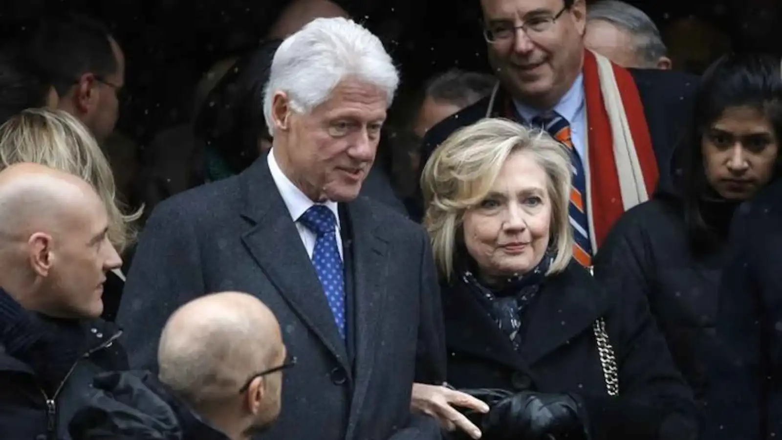 بيل وهيلاري كلينتون يرفضان الإدلاء بشهادتيهما في تحقيق بشأن إبستين