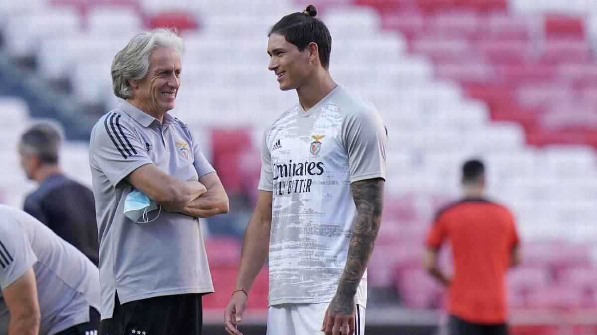 جيسوس يعلق على انضمام داروين نونيز للهلال:"لدينا كريستيانو"