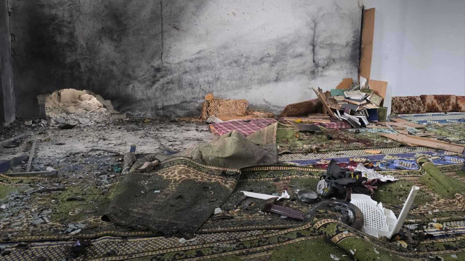 التفاصيل الكاملة لتفجير مسجد في حي "وادي الذهب" بحمص (فيديو وصور)