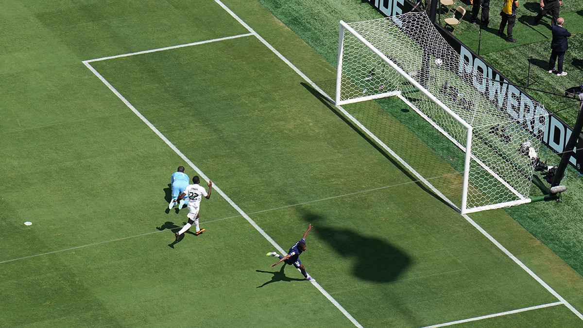 موعد مباراة باريس سان جيرمان وتشيلسي بنهائي كأس العالم للأندية والقنوات الناقلة