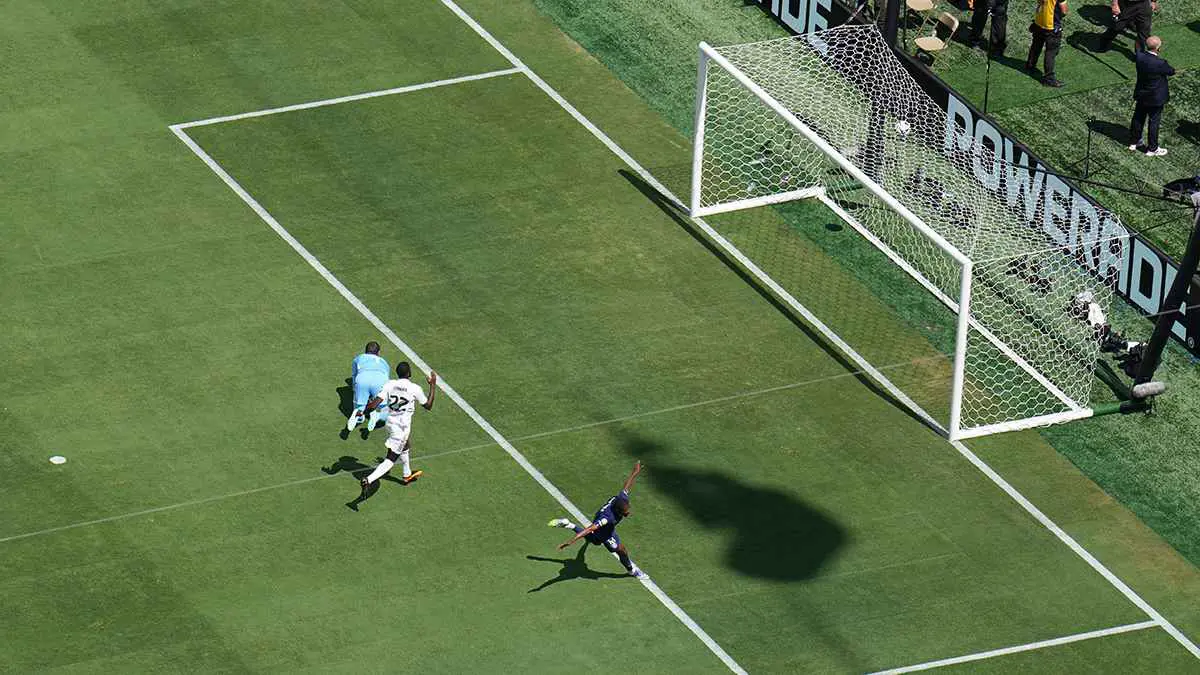 موعد مباراة باريس سان جيرمان وتشيلسي بنهائي كأس العالم للأندية والقنوات الناقلة