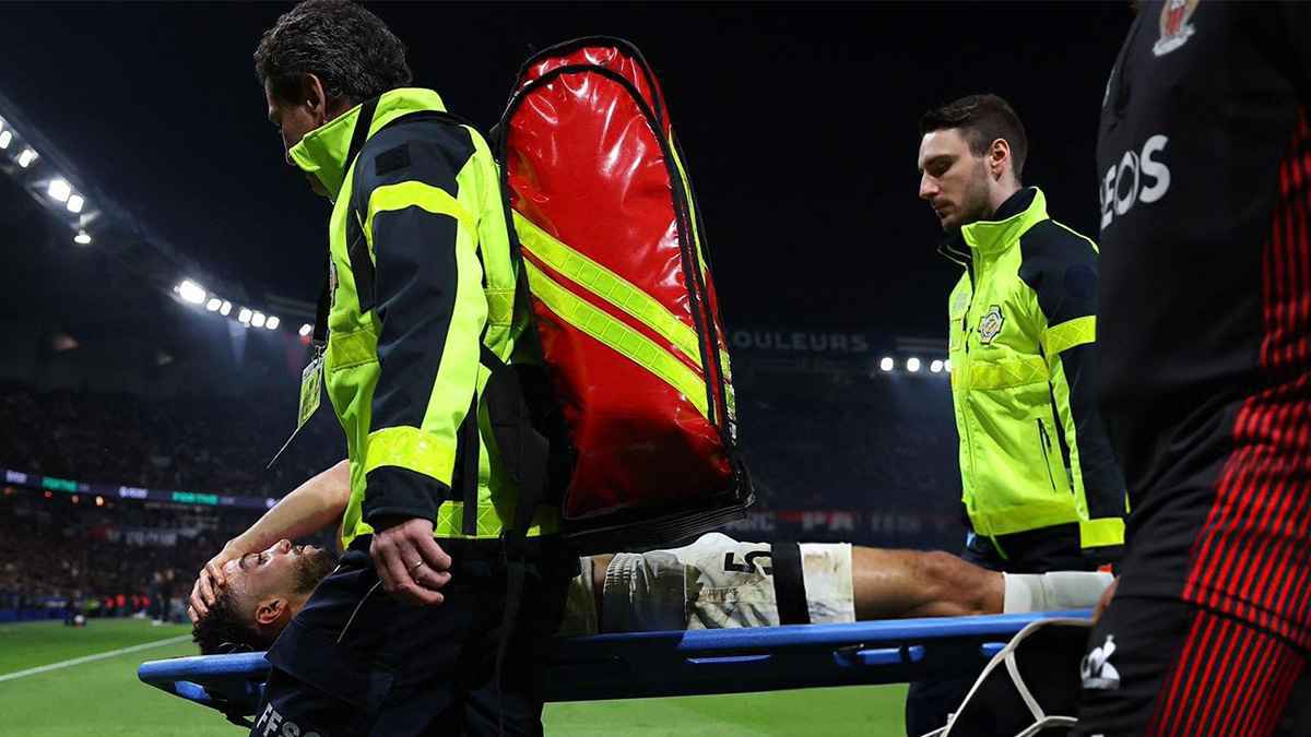 انهيار أولى صفقات الأهلي في مونديال الأندية.. إصابة صادمة لمحمد عبد المنعم