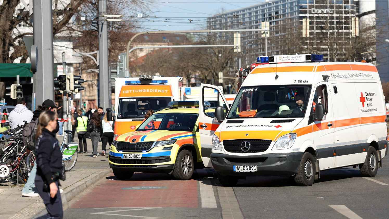 سائق يصدم حشداً في مانهايم الألمانية وأنباء عن ضحايا (فيديو)