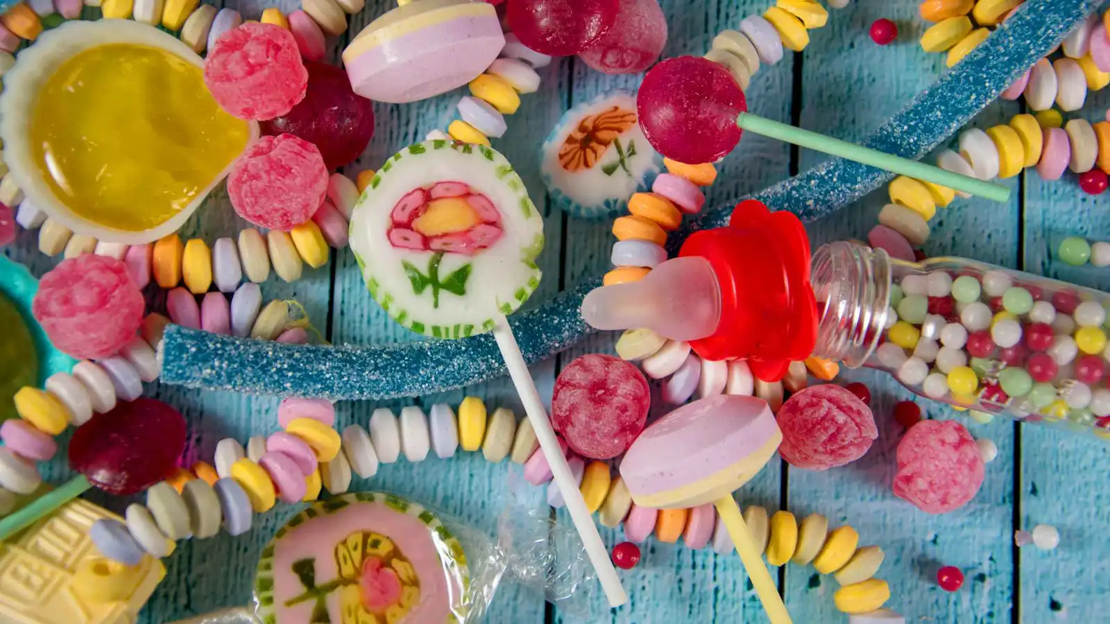 احذروا تأثير الملونات الصناعية "الخفي" على مناعة أطفالكم