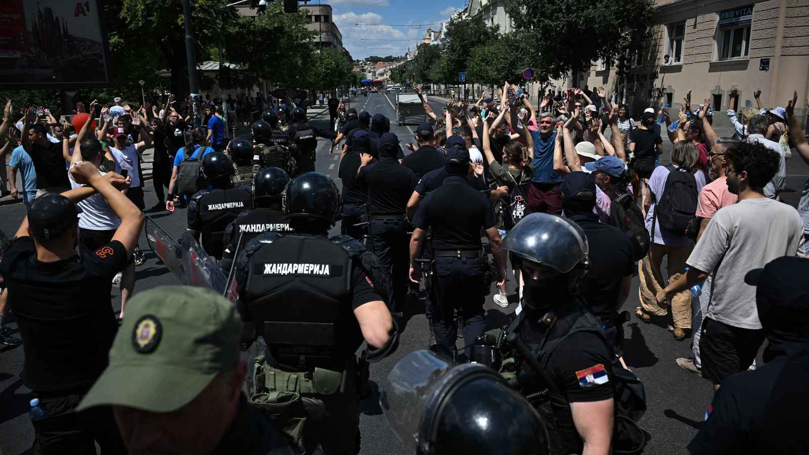 الكرملين: الاحتجاجات ضد حكومة صربيا قد تكون "ثورة ملونة"