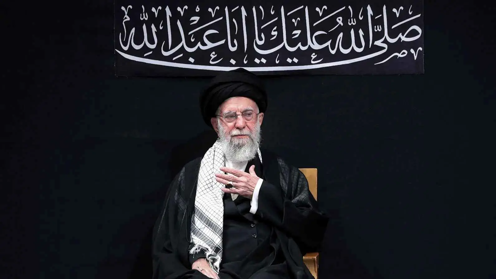 بلومبرغ: خامنئي يستدعي "الإرث الفارسي" لإنقاذ النظام