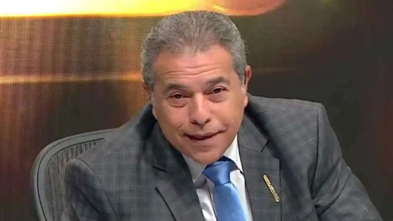 استضافة لمدة 45 يوما.. توفيق عكاشة يثير جدلا حول شيرين عبد الوهاب