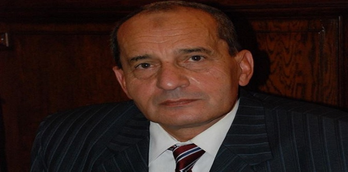 نمر مفترس يهدّد بقاء وزير الزراعة المصري في منصبه