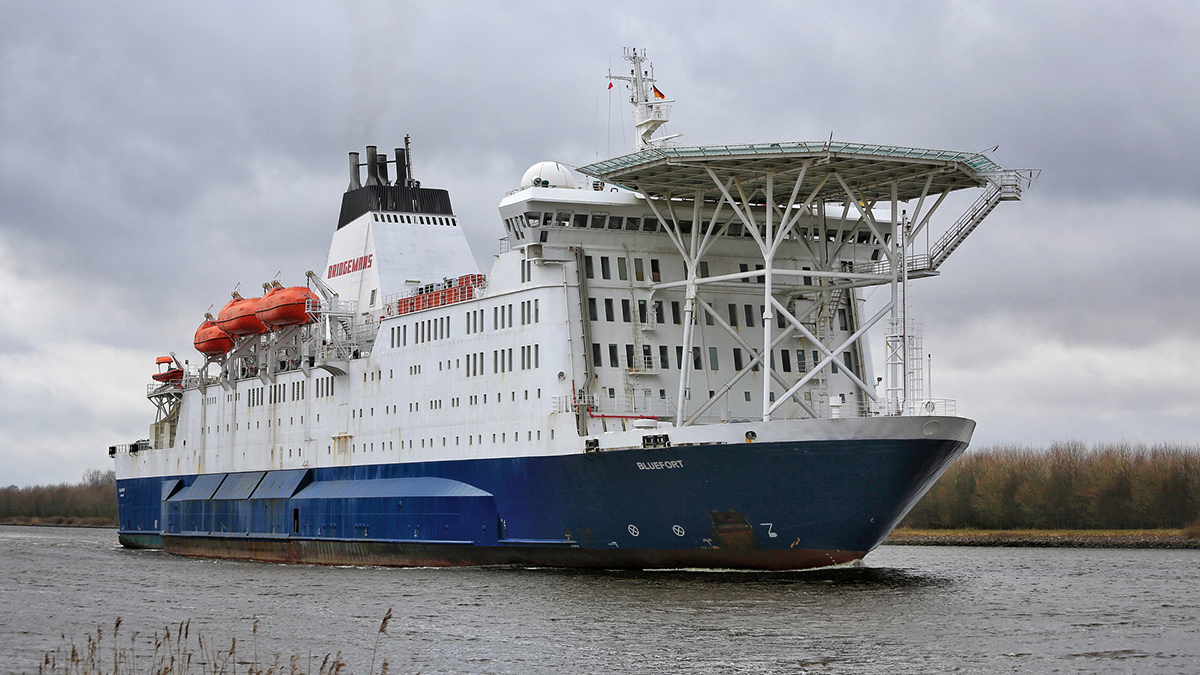 على متن سفينة أممية.. وفد حكومي يمني يستأنف مفاوضات اتفاق ستوكهولم