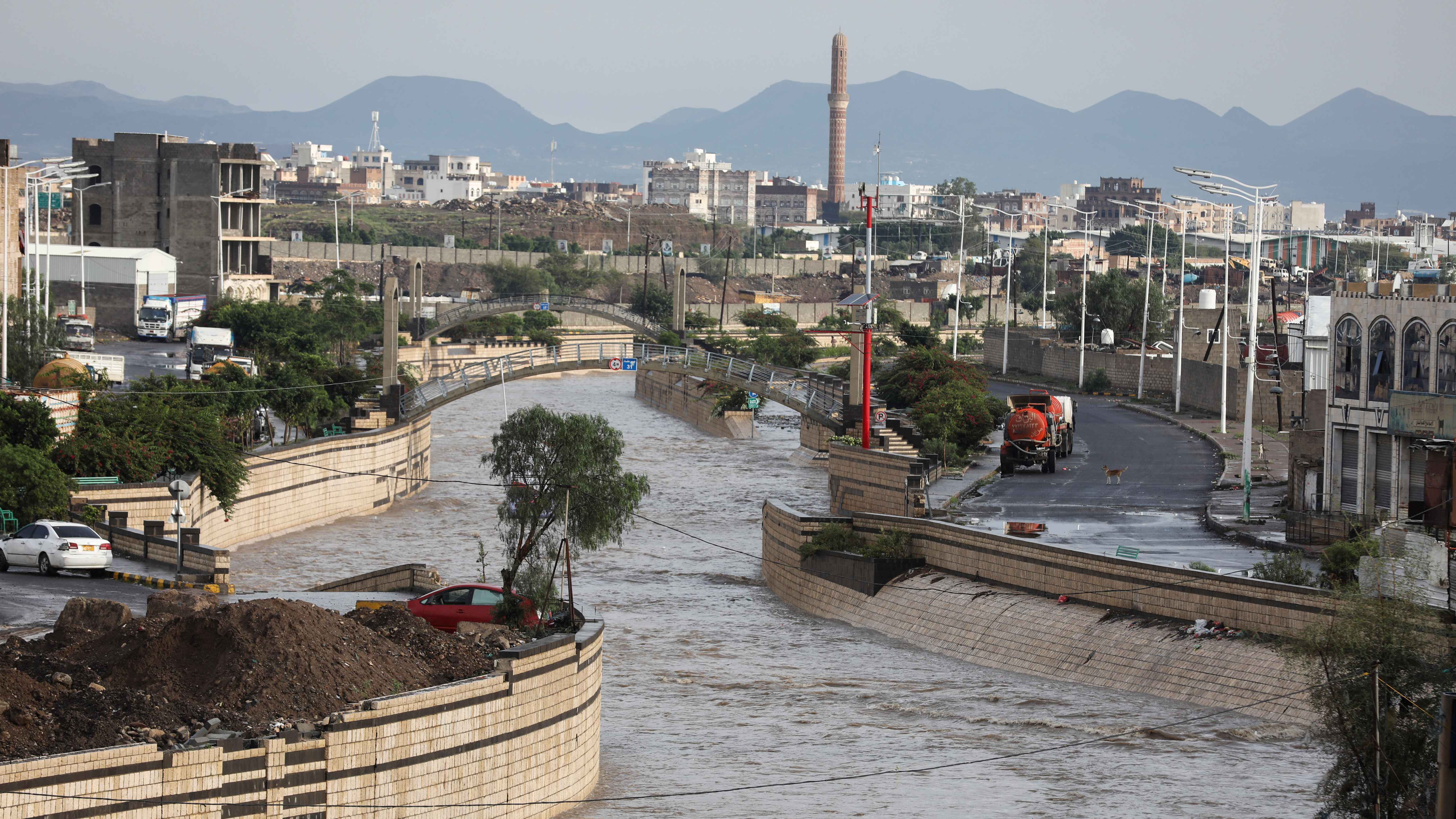 اليمن.. صواعق رعدية تقتل 14 شخصاً في محافظة "حجة"