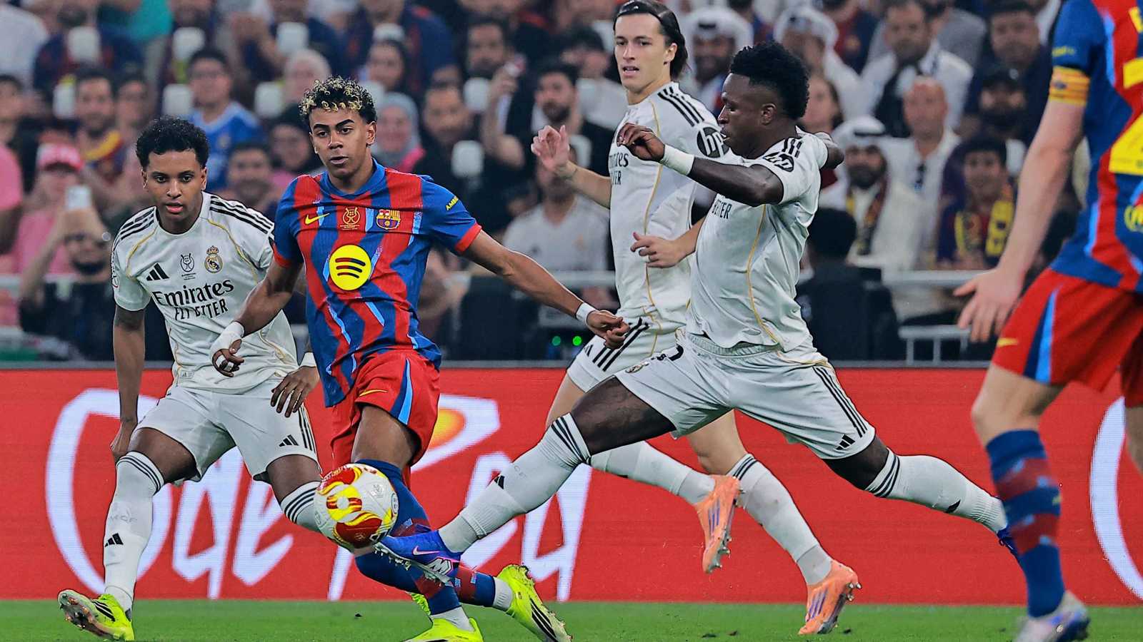 ملخص وأهداف ونتيجة مباراة برشلونة ضد ريال مدريد في كلاسيكو السوبر الإسباني