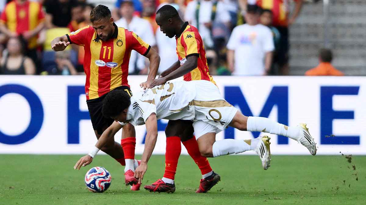 بعد لقطة مثيرة للجدل.. بلايلي يسجل أول أهداف السوبر التونسي (فيديو)