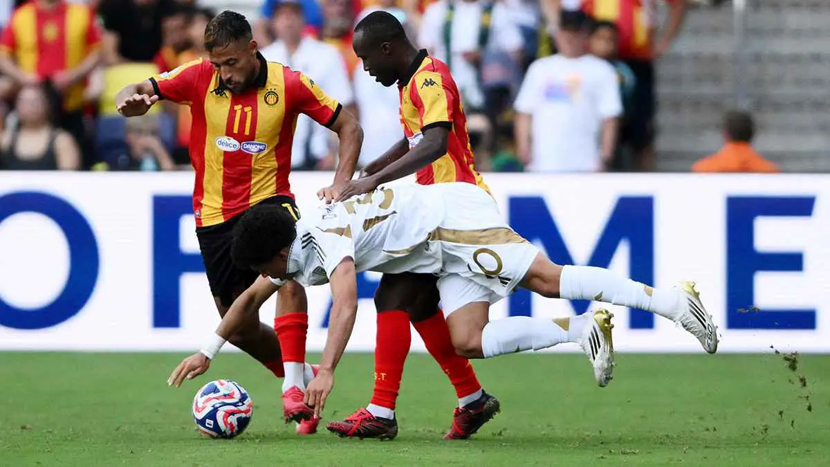 بعد لقطة مثيرة للجدل.. بلايلي يسجل أول أهداف السوبر التونسي (فيديو)