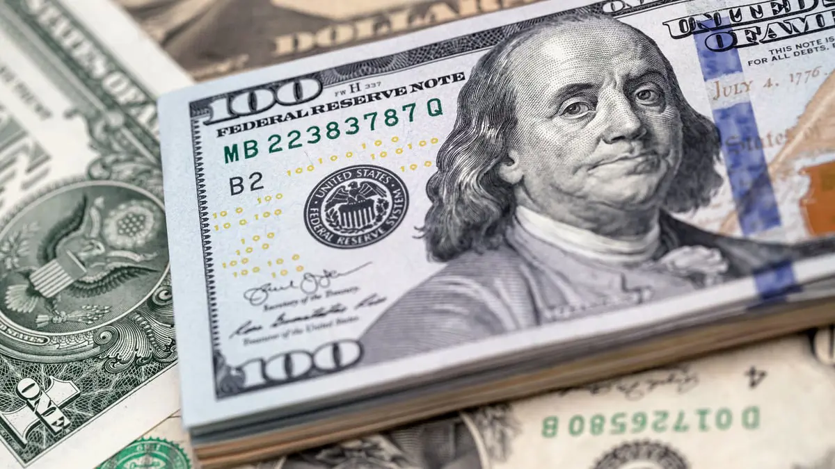 الدولار في طريقه لتحقيق مكاسب للأسبوع الرابع على التوالي