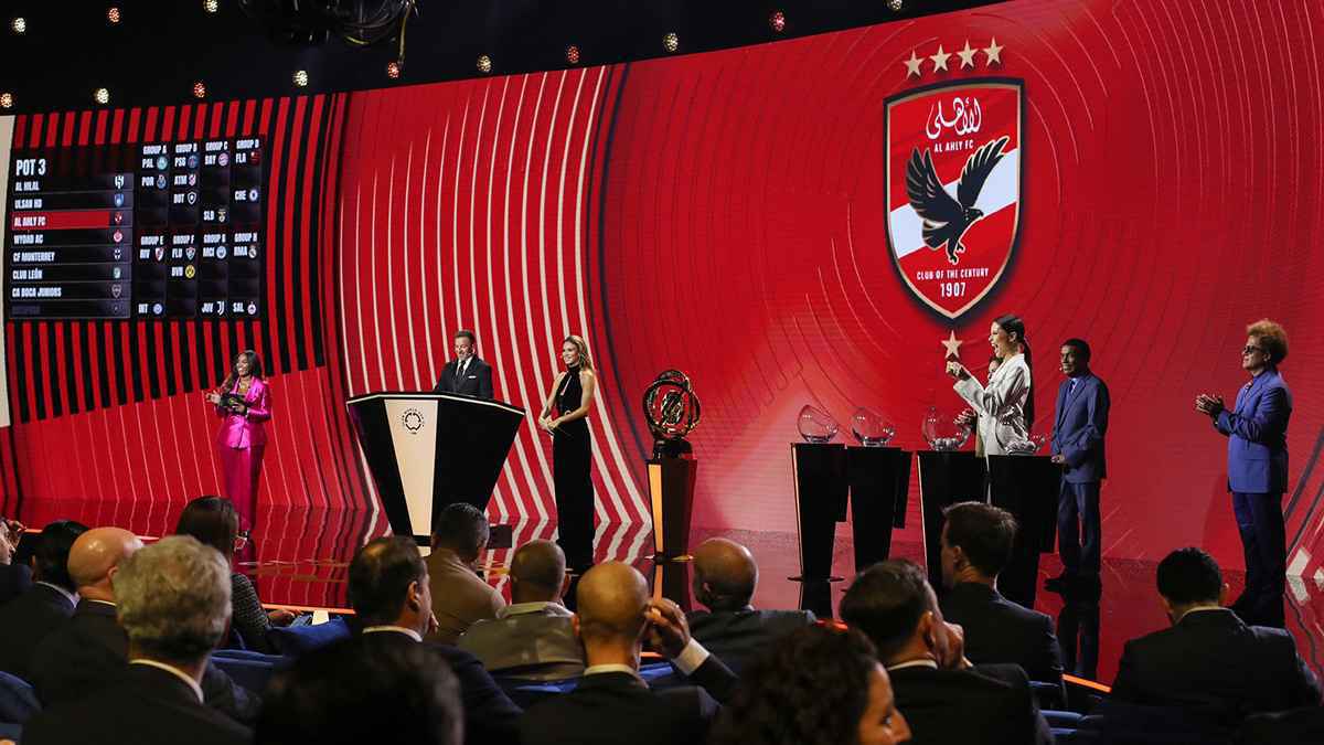 الفيفا يفاجئ الأهلي المصري وميسي.. ما السر؟