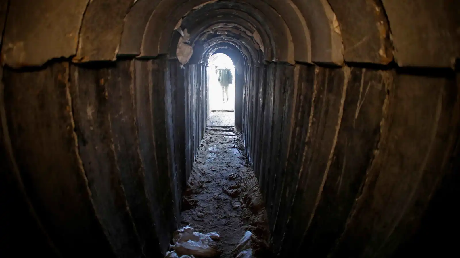 بعد نفاد الماء والغذاء.. ما مصير محتجزي حماس في أنفاق رفح؟