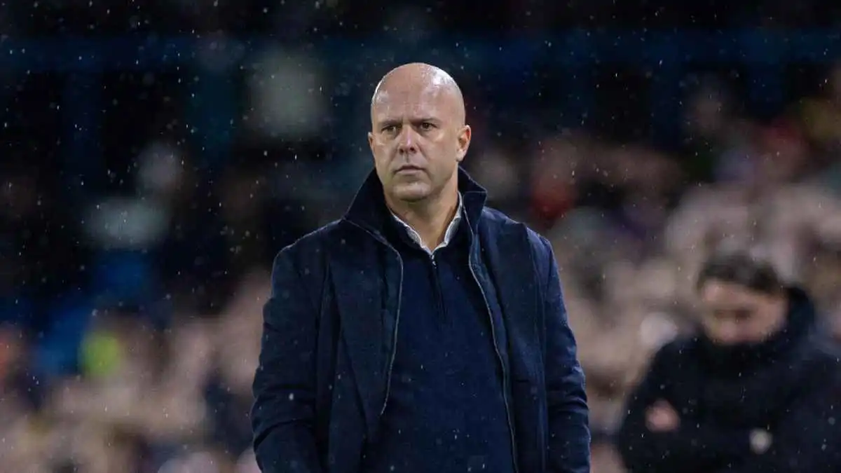 وسط غضب جماهيري وتوافر ألونسو.. ليفربول يحسم مصير سلوت