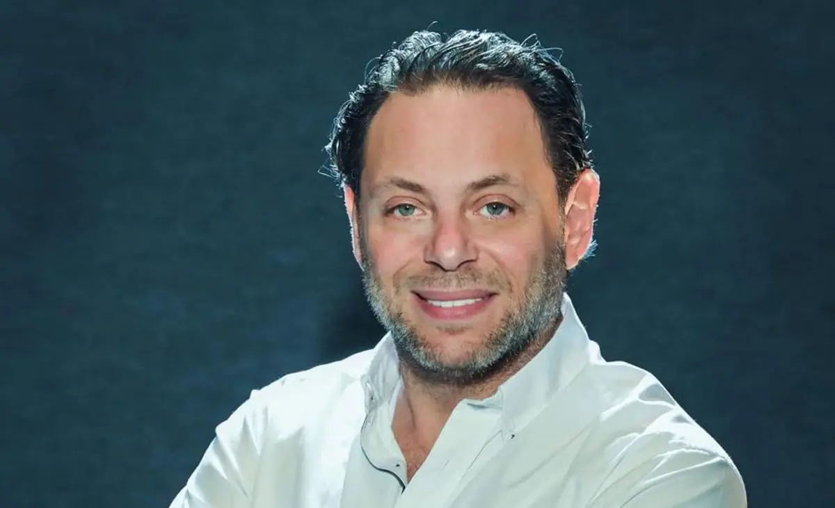 "ليست خيانة".. سيف سبيعي يثير الجدل بموقفه من العلاقات الجنسية (فيديو)