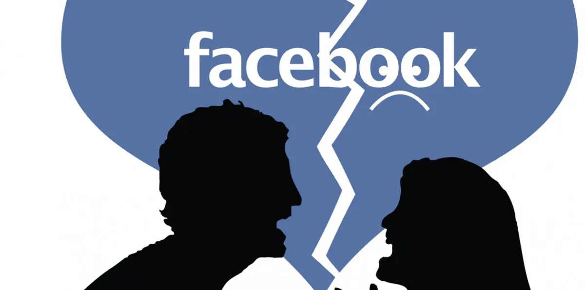 زوج غيور يضرب زوجته بسبب "فيسبوك" (صور)