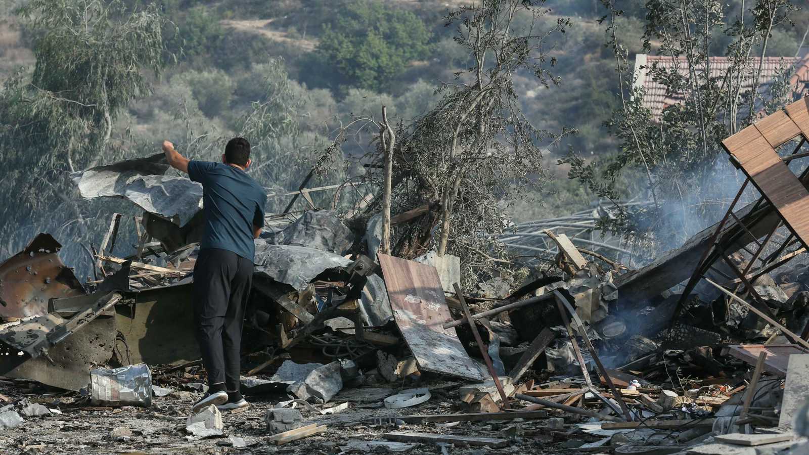 مسيّرة إسرائيلية تستهدف سيارة جنوبي لبنان وتوقع قتلى (فيديو)