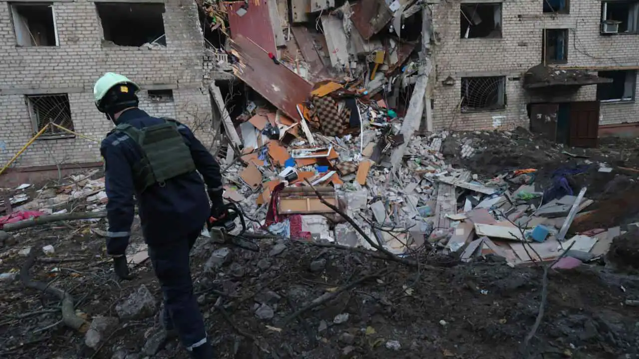 قصف أوكراني يقطع الكهرباء عن جزء تسيطر عليه روسيا في زابوريجيا