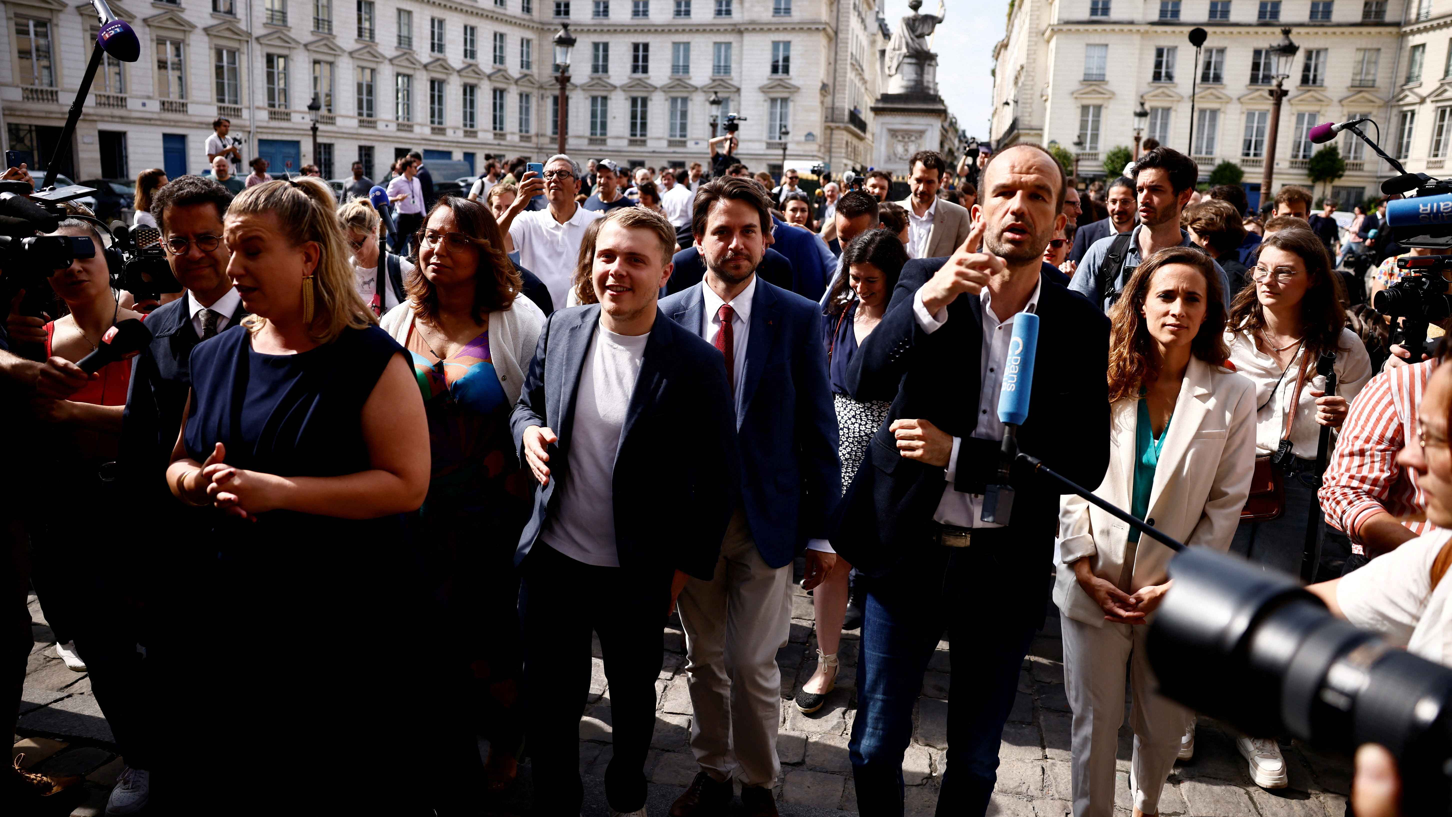 "الجبهة الشعبية" في مهب الريح.. صراع الأحزاب يهدد وحدة اليسار الفرنسي