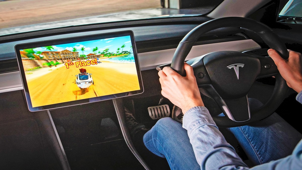 تيسلا تكشف عن نسخة محدثة من Model S الثورية بتكنولوجيا فائقة (صور)