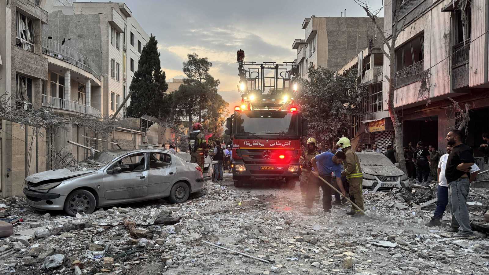 من عهد أوباما.. هل يُنقذ مقترح "منارة" إيران من الضربة القادمة؟