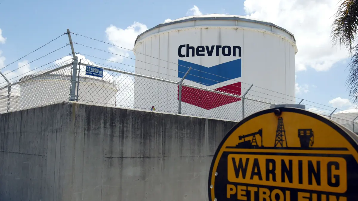 السعودية توافق على اتفاق بين الحكومة و"شيفرون" بشأن المنطقة المقسومة