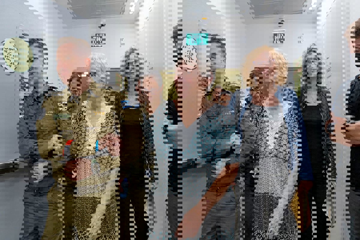  حماس ترجئ إطلاق سراح ثاني دفعة رهائن حتى تلتزم إسرائيل بـ"بنود الاتفاق"