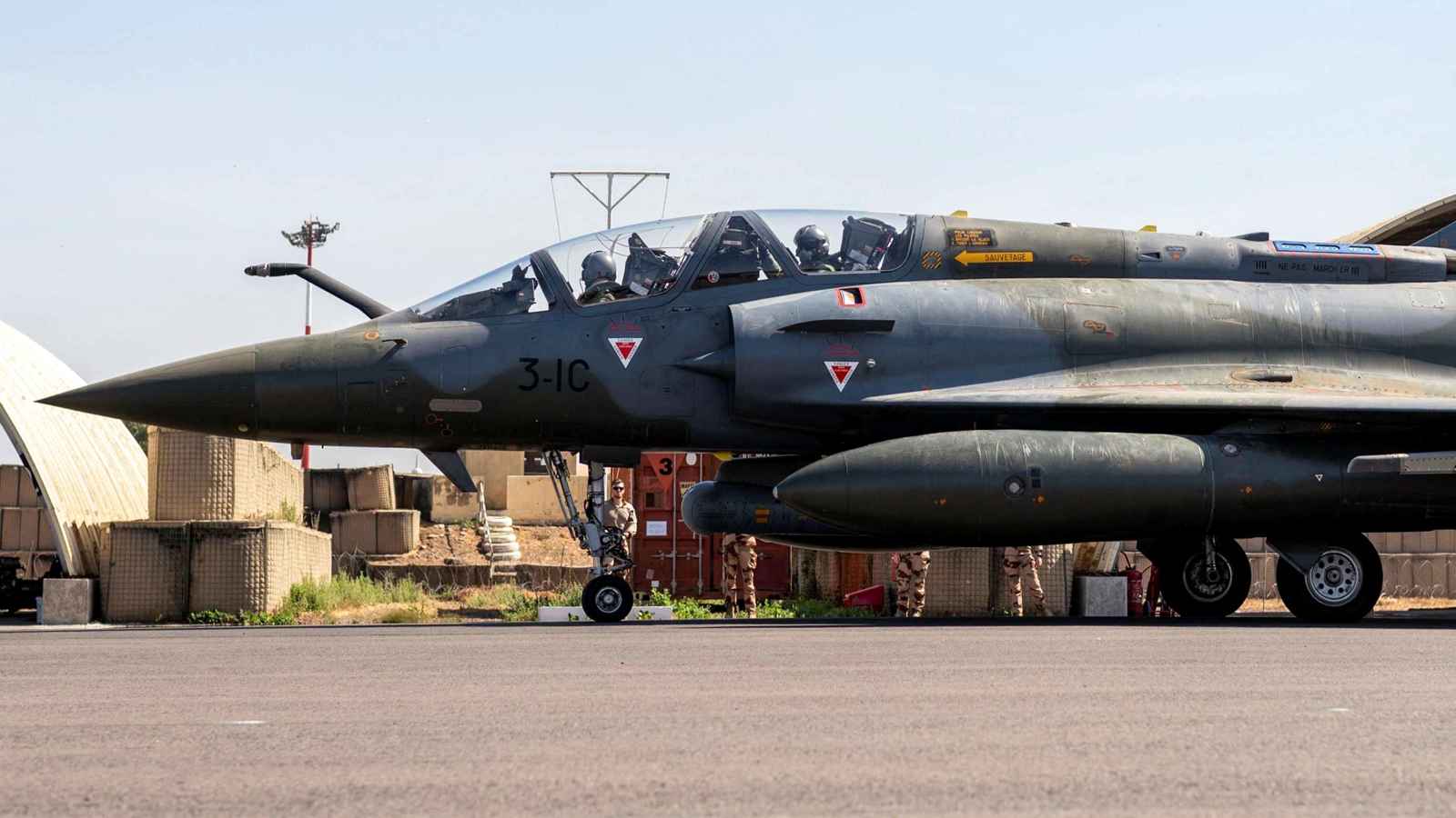 "تغيير تحالفات".. تشاد تستعجل سحب القوات الفرنسية