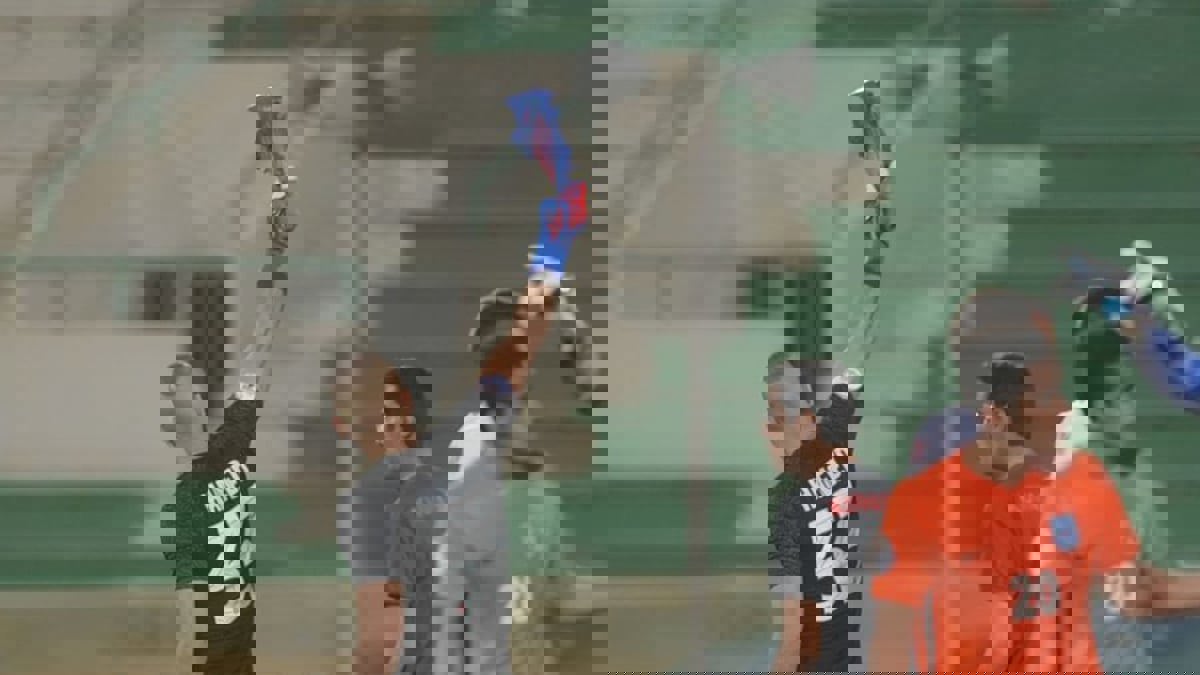 شطب حميد القلاف حارس الكويت بعد رفع الحذاء في وجه الجماهير