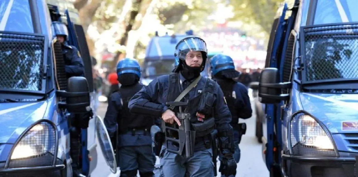 إيطاليا تعزز التدابير الأمنية في أنحاء البلاد بعد هجوم برشلونة