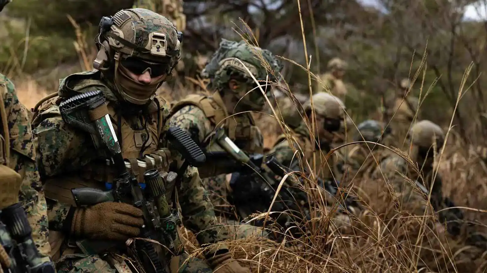 "واشنطن بوست": البنتاغون يستعد لأسابيع من العمليات البرية داخل إيران