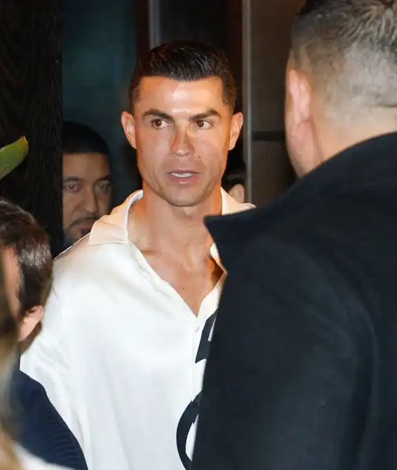 زيارة كريستيانو رونالدو لمطعمه في مدريد