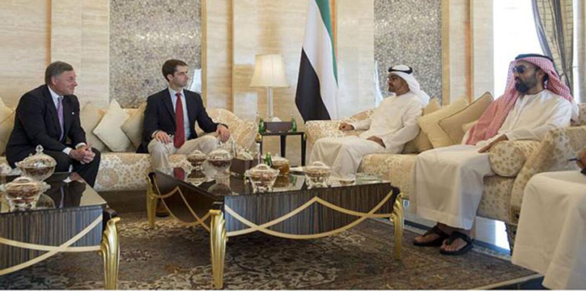 محمد بن زايد يلتقي وفداً من أعضاء الكونجرس الأمريكي