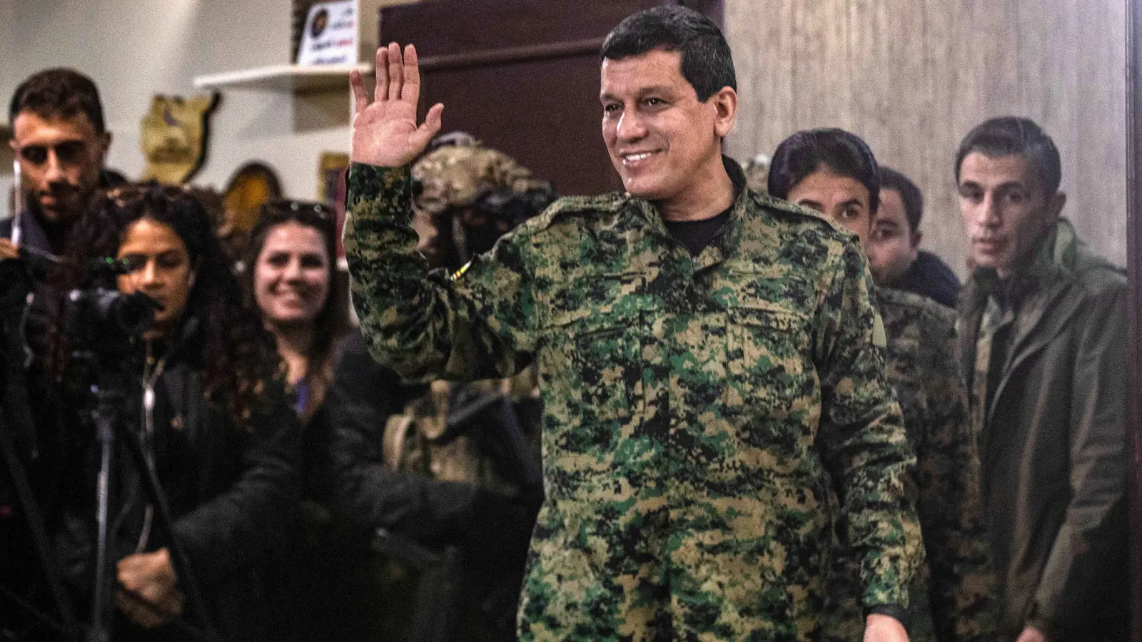 قسد تطلب من مقاتلين أجانب مغادرة سوريا