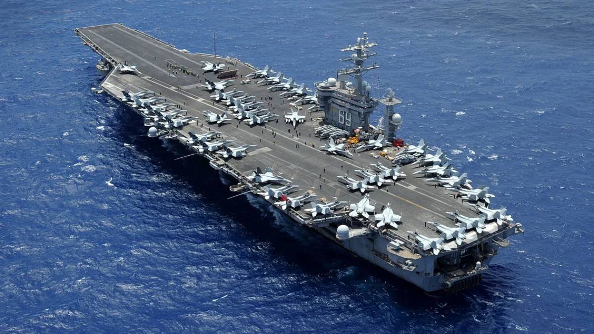 الجيش الأمريكي: تحطم طائرة عسكرية في البحر المتوسط في "حادث" تدريب