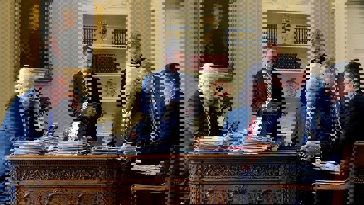 تحول مفاجئ في سياسة ترامب في سوريا يعكس تحرره من قيود البيت الأبيض