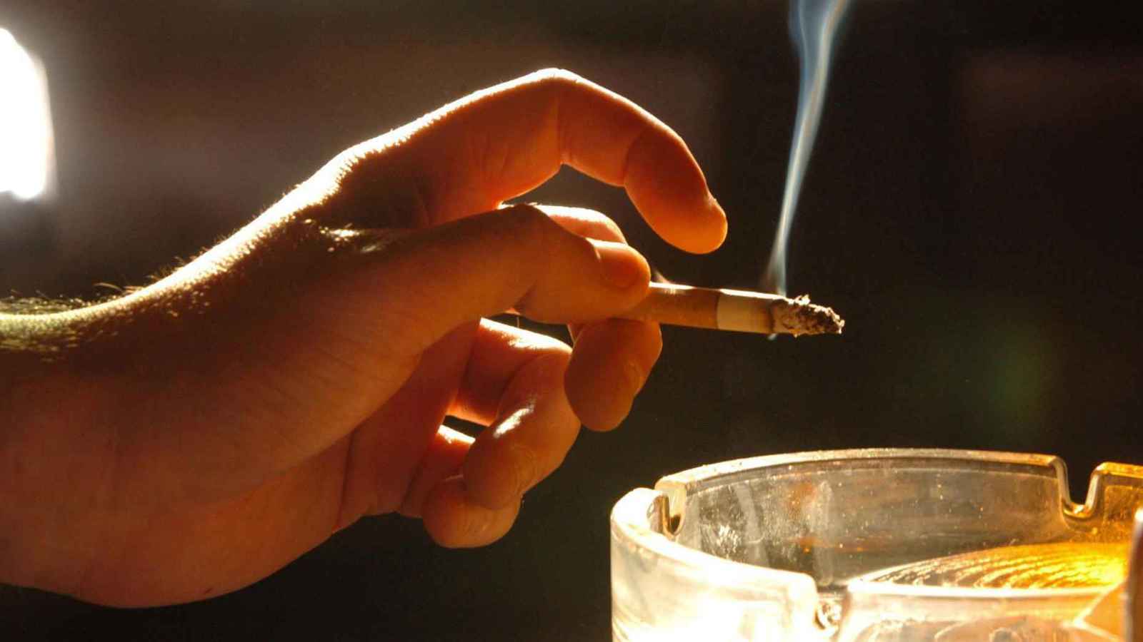 خبراء: سرطان الرئة لا يقتصر على المدخنين فقط