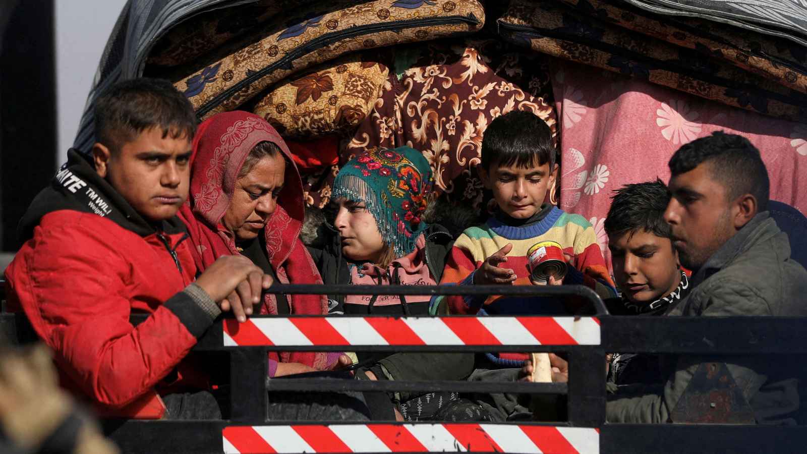 سوريا.. مصير مجهول لـ664 ألف نازح منذ بدء "ردع العدوان"