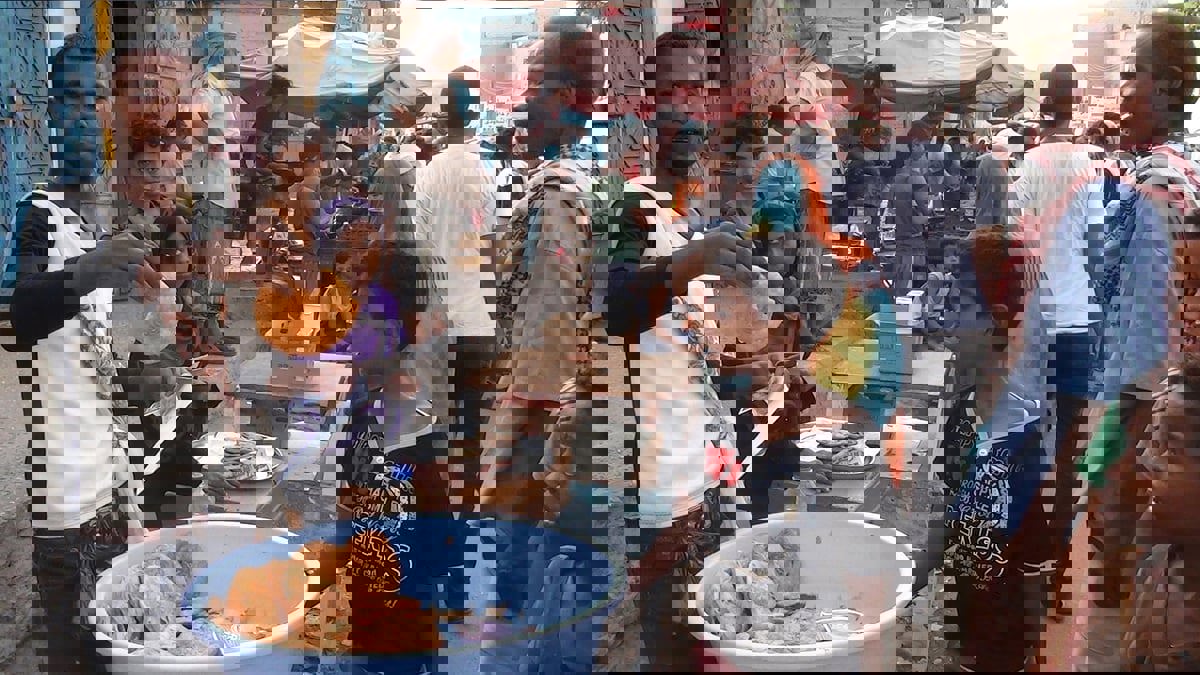 غرفة تجارة عدن: رفع سعر الدولار الجمركي سيؤدي إلى مجاعة وسيضر التجارة